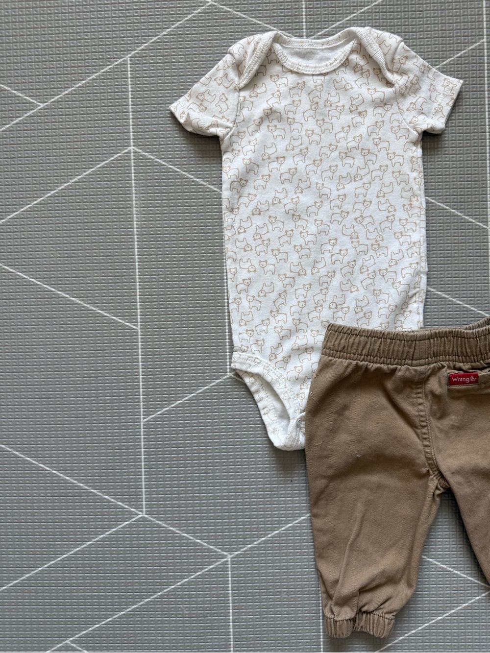 Wrangler|Baby boy set,Khaki Elastic Waist Pants & white bear print onesie•6-9M